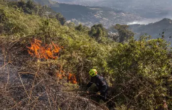 Las autoridades advierten sobre mayor riesgo de incendios forestales, reducción de caudales, afectaciones a la salud pública y presión sobre el suministro de agua y energía. Foto: cortesía Alcaldía de Medellín.