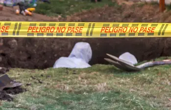 Durante el fallo condenatorio al Ejército y al Estado colombiano se conoció que a las personas asesinadas y presentadas como falsos positivos las enterraban sin identidad para demorar sus procesos de identificación. FOTO: JUAN ANTONIO SÁNCHEZ