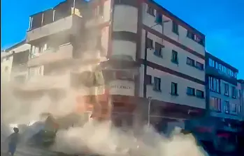 Varias viviendas y estructuras colapsaron. Foto: Captura de videos redes sociales