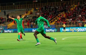 Bayron Caicedo celebrando el gol que tiene al Real Cundinamarca soñando con el título de la B. FOTO DIMAYOR