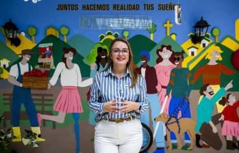 Noreli lleva 22 años trabajando en Gómez Plata, donde llegó a sumar, multiplicar y a ofrecer alternativas financieras. FOTO Julio César Herrera