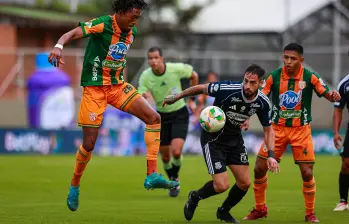 Envigado estuvo cerca de sacarle un empate al DIM. Ahora tendrá que ir al Atanasio a proponer juego para intentar igualar la serie y luchar por el cupo a la final. Foto: Manuel Saldarriaga Quintero