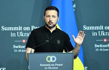 Tras una conversación con Donald Trump, el presidente ucraniano, Volodímir Zelenski, aseguró que su país está dispuesto a negociar con Rusia. FOTO: Getty 