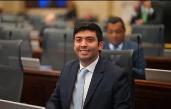 Nicolás Barguil, representante del Partido Conservador por Córdoba, fue elegido como nuevo presidente de la corporación, tras ser postulado por su copartidario Juan Loreto Gómez. Foto: Colprensa