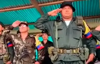 Desde agosto de 2024, los jefes de las disidencias de las Farc, “Mordisco” y “Calarcá”, partieron cobijas y se enemistaron. FOTO CAPTURA DE VIDEO