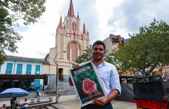 Carlos Andrés Valencia y su hermana Andrea continuaron el legado de su padre a través de El Suroeste, un periódico comunitario y regional. FOTO Manuel Saldarriaga
