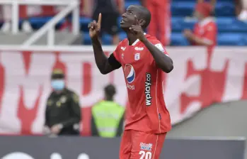 Adrián Ramos es el capitán del América de Cali y quien regresó de un retiro del club para sacar de la crisis al cuadro escarlata. Foto: Colprensa