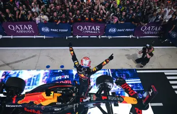 Verstappen enciende la Fórmula 1 con su triunfo en Catar y pone máxima presión a McLaren rumbo a Abu Dabi. FOTO: F1.