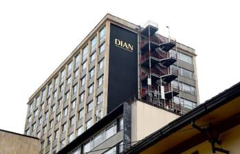 Más de 4.300 personas llevan meses o años esperando a ser nombrados en los cargos que ganaron por concursos de méritos en la Dian. Foto: Colprensa.