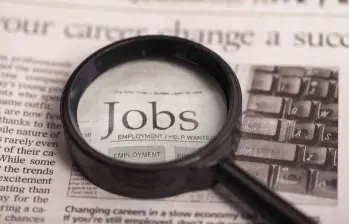 Ofertas laborales con errores, presión por decidir rápido o sin información clara suelen ser falsas. FOTO: GETTY