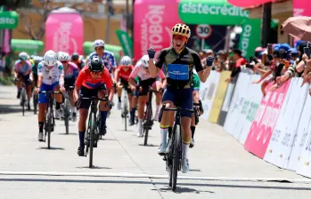 Diana Peñuela ganó la Vuelta a Colombia en 2022, año en el que además se impuso en cuatro etapas. FOTO: Cortesía Fedeciclismo