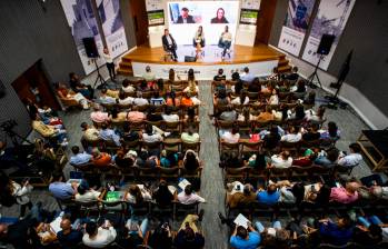 En el auditorio EL COLOMBIANO, en Envigado, se dieron cita ayer los participantes en el foro Negocios Sostenibles: el nuevo reto de las empresas. El sector privado renovó compromisos. FOTO julio césar herrera