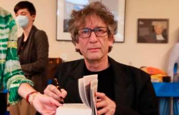 Neil Gaiman nació en Reino Unido. Tiene 64 años. FOTO: Sacada de @neilhimself