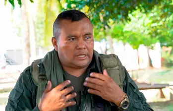 Las disidencias de las Farc al mando de alias Calarcá serían los responsables del ataque contra un helicóptero en Amalfi (Antioquia), que dejó 12 policías muertos. FOTO Captura de video