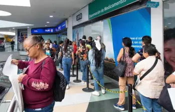 Desde el año pasado, los pacientes afiliados a Nueva EPS y Savia Salud denuncian que los traumatismos en la entrega de medicamentos se han agravado. FOTO: Esneyder Gutiérrez. Archivo El Colombiano