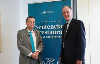 El presidente de la JEP, magistrado Alejandro Ramelli, se reunió con representantes de la ONU en Colombia para fortalecer la cooperación en la implementación de las sanciones propias. FOTO: JEP