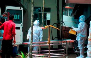 OMS pide investigar el virus de Nipah, temen que se convierta en una nueva pandemia. Foto: AFP. 