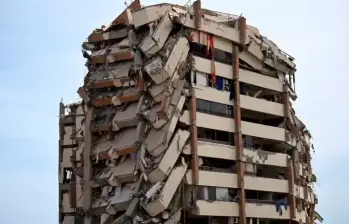 La Guaira concentra gran parte de los 189 edificios que sufrieron colapso total tras los terremotos que sacudieron Venezuela. FOTO: AFP