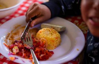 La proporción de familias que dicen no tener garantizadas las tres comidas diarias sigue en 28%, la cifra más alta desde 2006. FOTO: Julio César Herrera