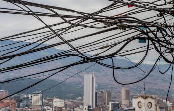 La víctima falleció en el noroccidente de Medellín, luego de recibir una descarga eléctrica. FOTO: JUAN ANTONIO SÁNCHEZ OCAMPO