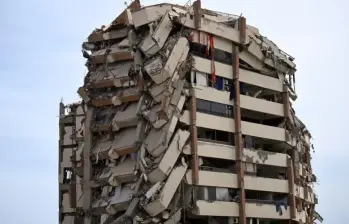Expertos explican cómo la corrupción pudo influir en el colapso de edificios en Venezuela. Foto: AFP