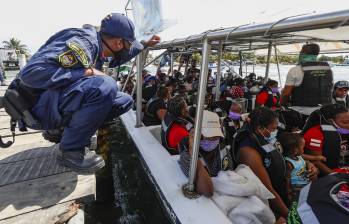 Se encuentra suspendido el transporte de migrantes en los puertos de Necoclí y Turbo. El registro en la app es obligatorio para 30 nacionalidades. Foto: Manuel Saldarriaga Quintero