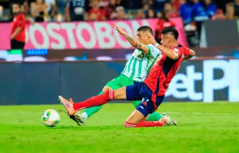El defensa central Kevin Mantilla, del Medellín, es uno de los futbolistas que mejor rendimiento ha mostrado en el cuadro rojo en los últimos partidos. Foto: Camilo Suárez