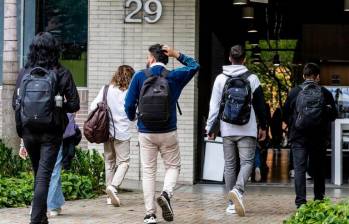 Los ocupados de 25 a 29 años con pregrado registraron una caída de su remuneración promedio real entre 2010 y 2025. FOTO JAIME PÉREZ