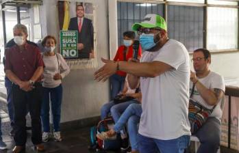 El comité revocatorio hizo un plantó para exigir celeridad de la Registraduría y el CNE. Foto: Manuel Saldarriaga. 