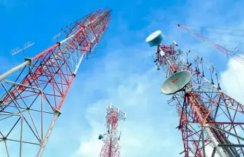 Tigo indicó que las labores de recuperación se mantienen en las zonas afectadas, mientras sus equipos técnicos evalúan permanentemente el comportamiento de la red. Foto: AFP