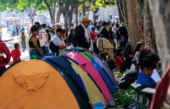 Hasta el momento, las autoridades locales han indicado que se mantienen canales de comunicación para buscar una salida dialogada a la protesta y evitar mayores afectaciones en la movilidad y en el funcionamiento de las entidades que operan en el sector de La Alpujarra. Foto: Camilo Suárez Echeverry