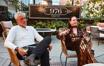 Cinco décadas de visión: Luz María y Juan Martín lideran Dislicores, la empresa familiar que celebra 50 años democratizando la cultura del vino en Colombia y consolidando una red de 48 tiendas en todo el país. FOTO MANUEL SALDARRIAGA