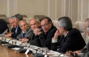 El presidente Gustavo Petro rodeado de sus exfuncionarios, todos salpicados en el escándalo de la UNGRD. Foto: Presidencia