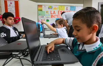 La secretaría de educación de Medellín registró más de quinientos niños de la ciudad que poseen habilidades sobresalientes. Foto: EL COLOMBIANO