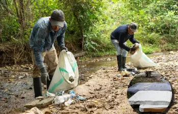 En la imagen principal, la limpieza que adelantaron en las zonas de jurisdicción de Cornare; en la miniatura, una imagen de referencia de colchones. FOTOS Cornare y Jaime Pérez.