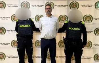 El urólogo fue capturado en un parqueadero ubicado al sur del Valle de Aburrá. FOTO FISCALÍA. 
