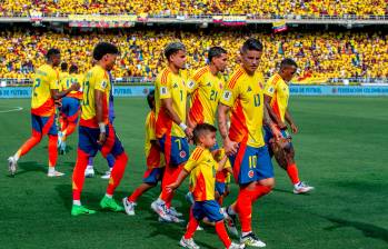 James Rodríguez la madrugó a la convocatoria y fue el primero en llegar. El 10 liderará nuevamente a la Selección. FOTO Juan antonio sanchéz 
