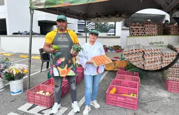 Con la estrategia de Mercados Campesinos, se benefician 580 personas de los 5 corregimientos de la ciudad. FOTO Alcaldía de Medellín. 