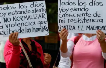 Imagen de referencia de una protesta para rechazar los abusos contra las mujeres. FOTO ARCHIVO EL COLOMBIANO.