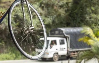 Dos menores de edad se accidentaron este fin de semana en la Avenida Las Palmas, al parecer mientras practicaban Gravity Bike. FOTO: Archivo EL COLOMBIANO, Edwin Bustamante