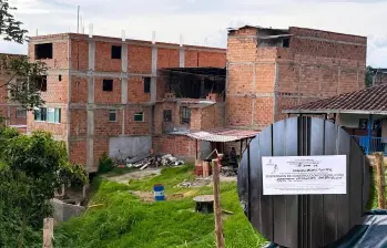 Construir sin las licencias requeridas puede derivar en sanciones y multas de hasta 200 salarios mínimos mensuales legales vigentes. FOTO Alcaldía de Medellín. 