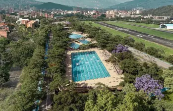 De acuerdo con lo que ha anunciado la Alcaldía, el nuevo escenario contará con dos piscinas olímpicas y dos semiolímpicas, además de graderías y espacios complementarios para deportistas y usuarios. Imagen tomada del X de Federico Gutiérrez, alcalde de Medellín. 