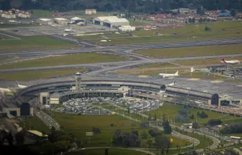 El aeropuerto internacional de Medellín y Antioquia se quedó corto desde 2022 y necesita seguirle el ritmo al crecimiento de la región. La obra valdrá $22 billones. Foto: Juan Antonio Sánchez Ocampo