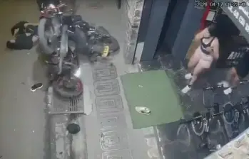 Imagen del accidente en San Cristóbal, que produjo la muerte de una adulta mayor de 64 años de edad. FOTO Denuncias Antioquia