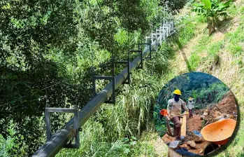 Esta solución fue diseñada porque en buena parte del recorrido el relieve impide la construcción de tuberías convencionales bajo tierra. FOTOS Alcaldía de Medellín y X de Federico Gutiérrez. 