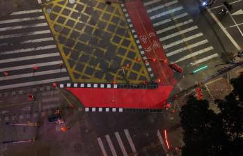 Entre las intervenciones a las ciclorrutas está la reparación de andenes, la instalación de separadores y la adecuación de la señalización. FOTO Alcaldía de Medellín. 