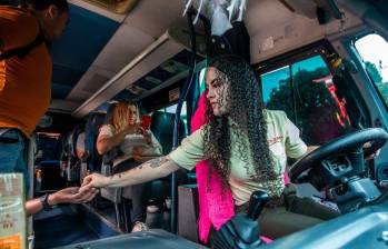 Émily Medina siempre soñó con manejar un carro grande. De niña su padre la subía en la cabina de su carro tanque. FOTO Julio César Herrera. 