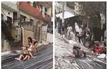 Así se deslizan en la pista jabonosa gigante que improvisaron los habitantes de Castilla. FOTO: Captura de video de redes sociales