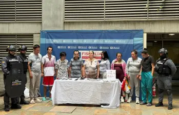 Según la investigación, por medio de llamadas y mensajes de WhatsApp coordinaban la venta de la heroína en Medellín y el área metropolitana. FOTO Alcaldía de Medellín. 