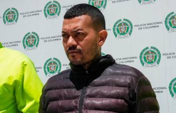 Elder José Arteaga Hernández, alias El Costeño, se mantiene bajo custodia de las autoridades como presunto responsable de coordinar el atentado contra el senador Miguel Uribe. FOTO: FISCALÍA